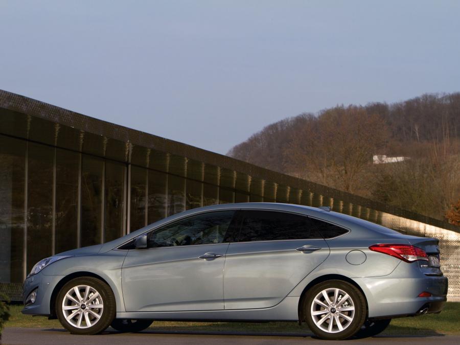  Hyundai i40 Sedan 2011 года  (фото 6 из 39)